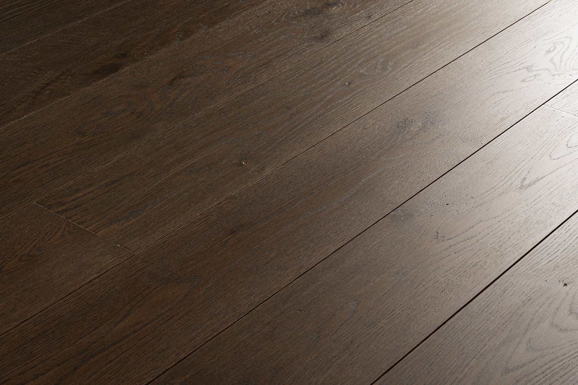 TB 63 high-end wide plank engineered White Oak Canadian made refined hardwood flooring surfaces with a natural hardwax oil finish by Plank & Co - textured image