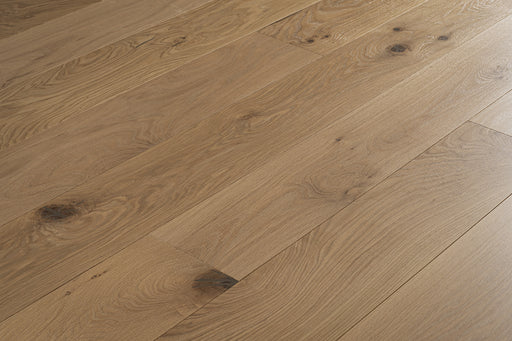 FS 32 high-end wide plank engineered White Oak Canadian made refined hardwood flooring surfaces with a natural hardwax oil finish by Plank & Co - textured image